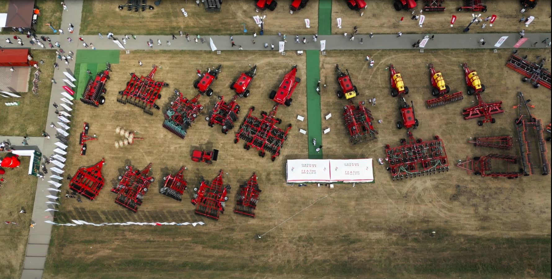 Завод FeatAgro  представил свыше 20 моделей сельхозтехники различного назначения на Дне Сибирского поля-2025!